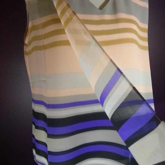 Beautiful cabi Fall 2016 Underline Blouse NEW ♥ - Picture 3 of 7